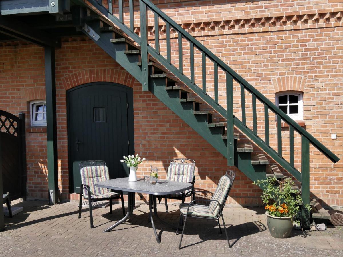 Lindenhof, Wohnung 1, Giebel Vipperow Esterno foto